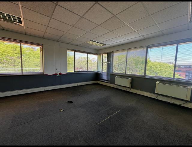 313M² OFFICE TO LET IN WOODMEAD